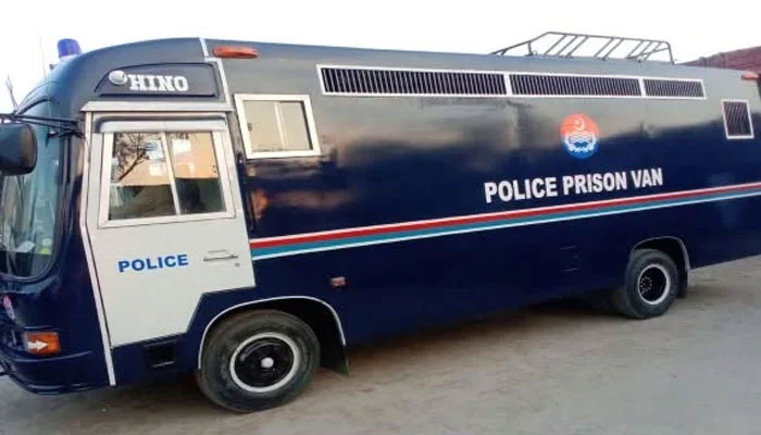 prisioner-van